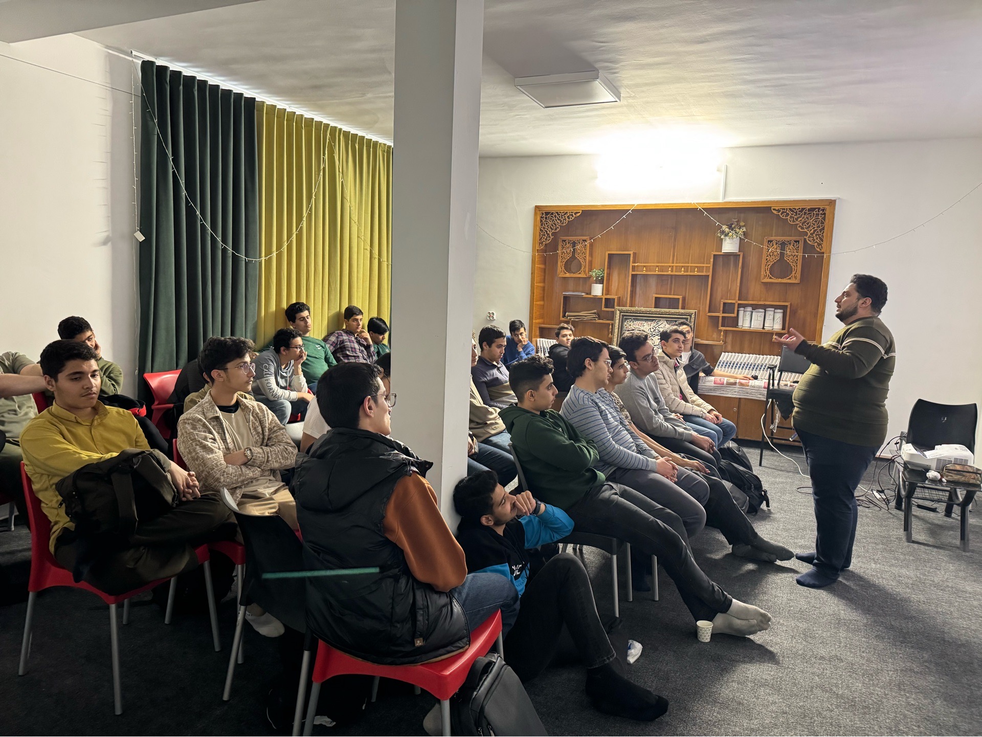 جلسات آشنایی با نوشتن کتاب و مقاله