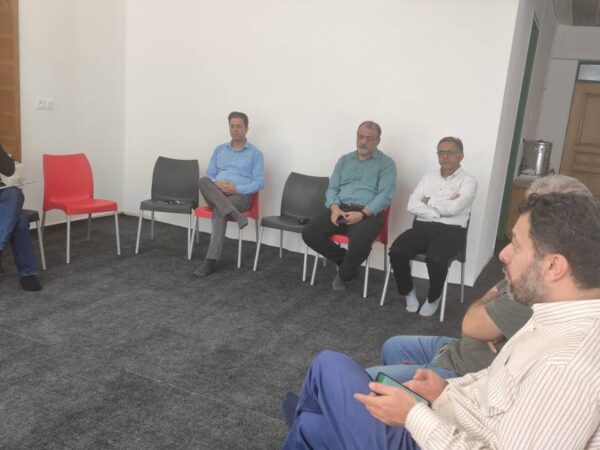 نشست هم‌اندیشی کادر آموزشی