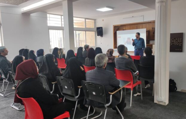 نشست دانش‌افزایی و هم‌اندیشی با والدین