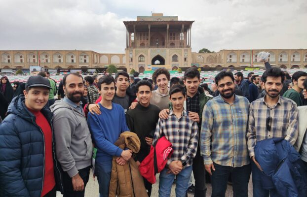 دیدار و تجدید عهد خانواده همت با انقلاب اسلامی ایران