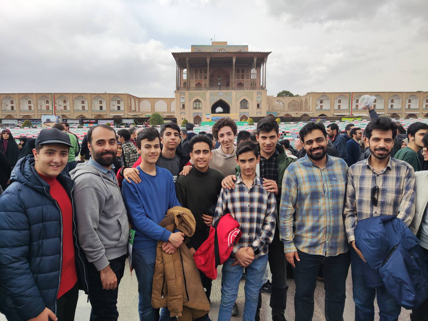 دیدار و تجدید عهد خانواده همت با انقلاب اسلامی ایران