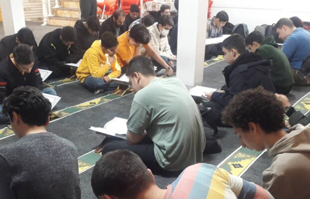 جزءخوانی در صبحگاه های ماه رمضان
